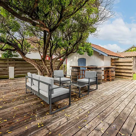 Hébergement de vacances Maison Avec Jardin Clos, Proche Océan Et Centre, Wifi, 7 Pers, Clim, Plancha, Non-fumeur - Fr-1-521-101 *